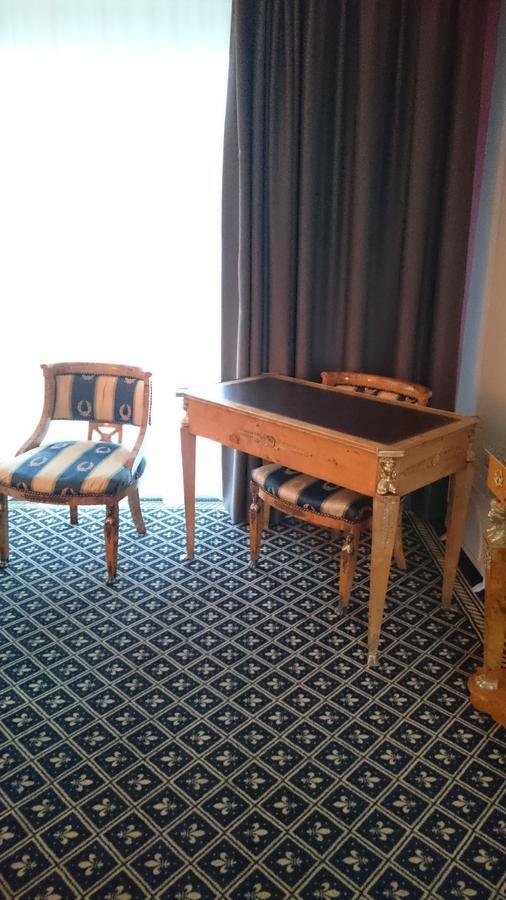 באילול Hotel Fleur De Lys מראה חיצוני תמונה
