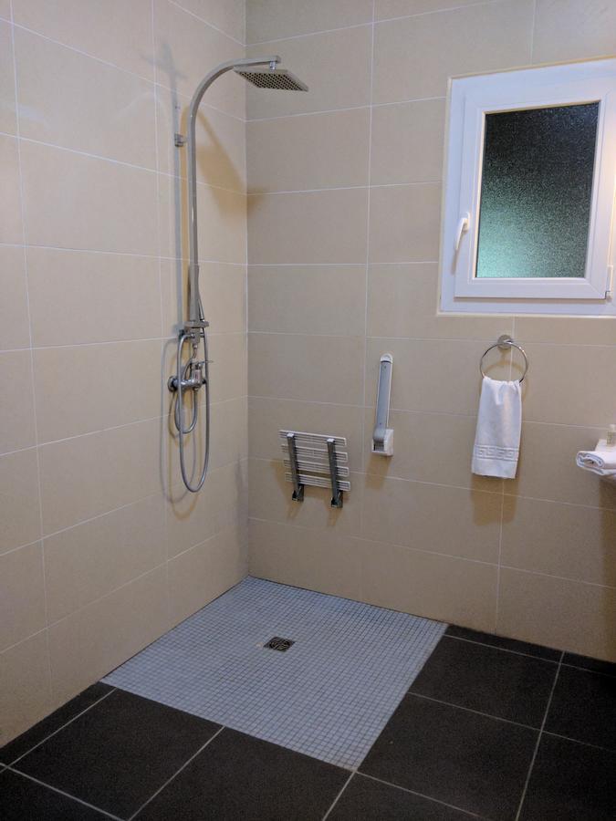 באילול Hotel Fleur De Lys מראה חיצוני תמונה