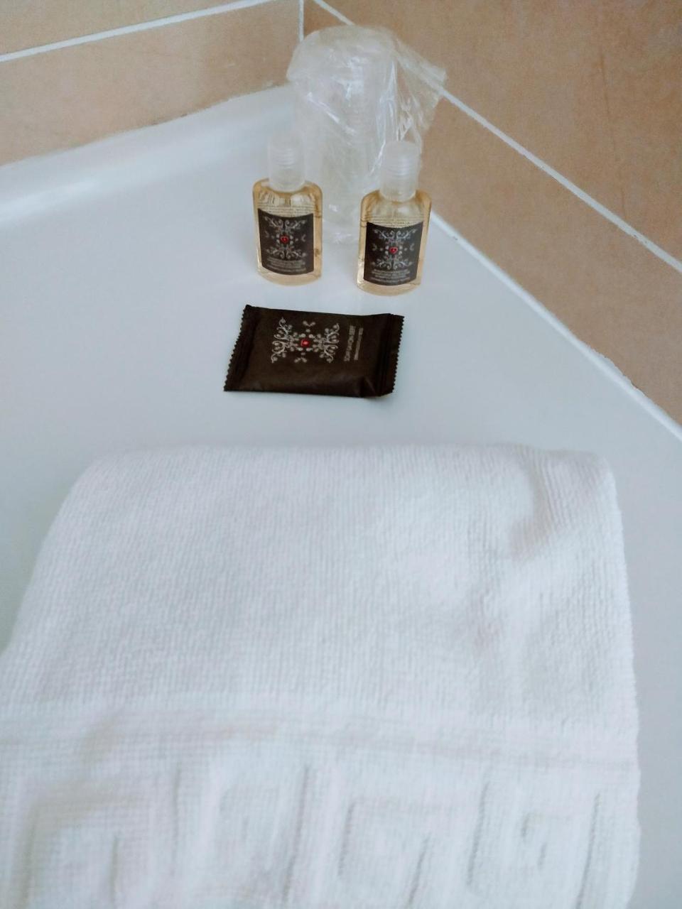 באילול Hotel Fleur De Lys מראה חיצוני תמונה